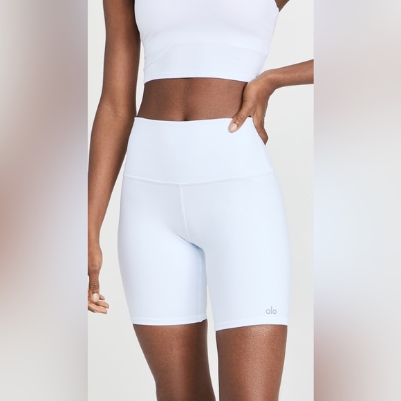 ALO Yoga Pants - Alo Yoga White Biker Shorts Size Small